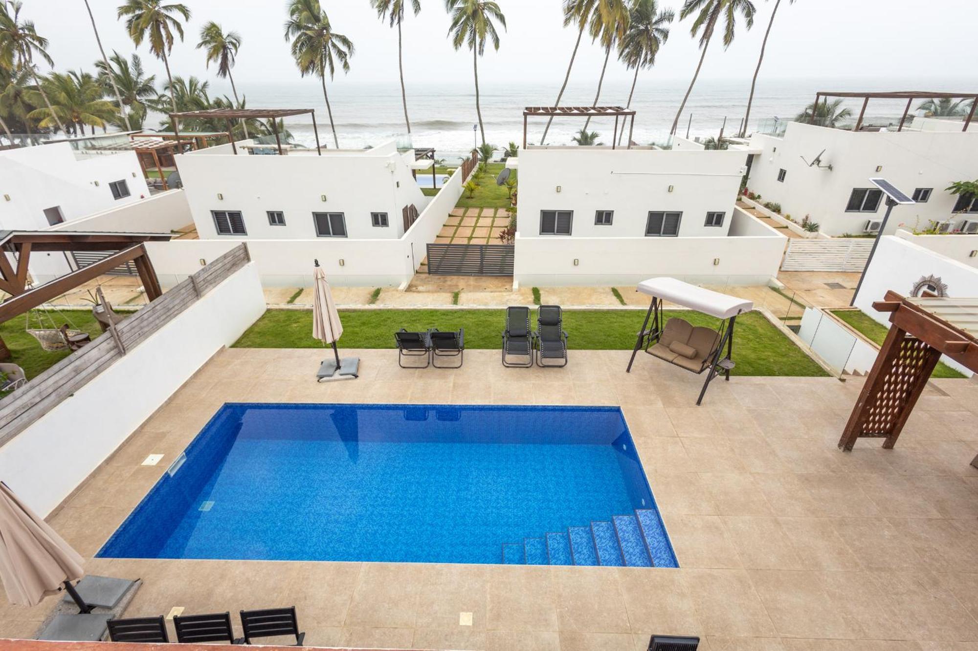 Tills Beach Resort Gomoa Fetteh Exterior photo