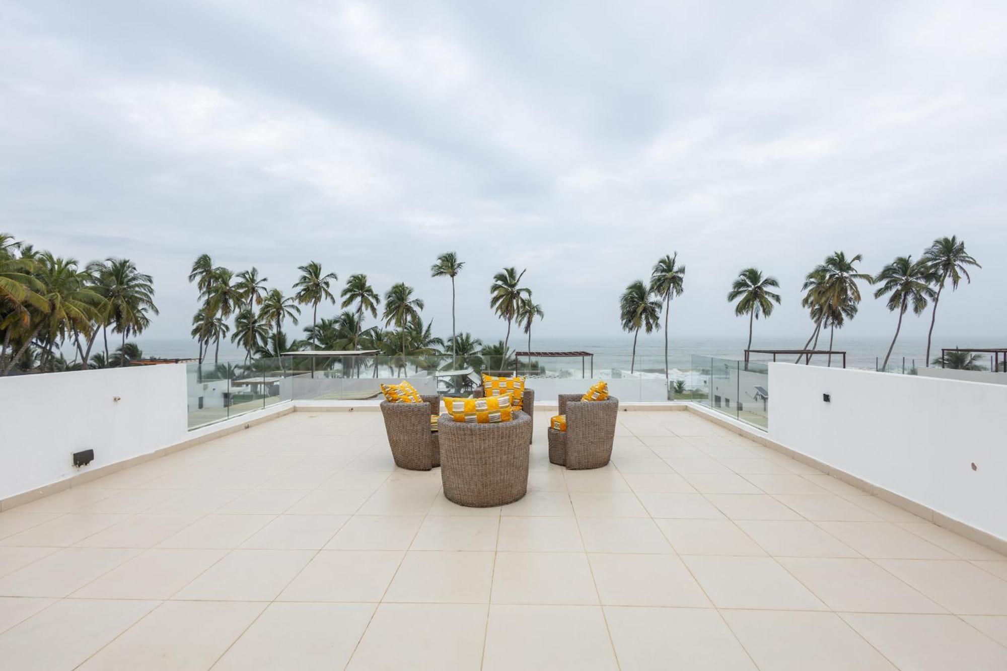 Tills Beach Resort Gomoa Fetteh Exterior photo