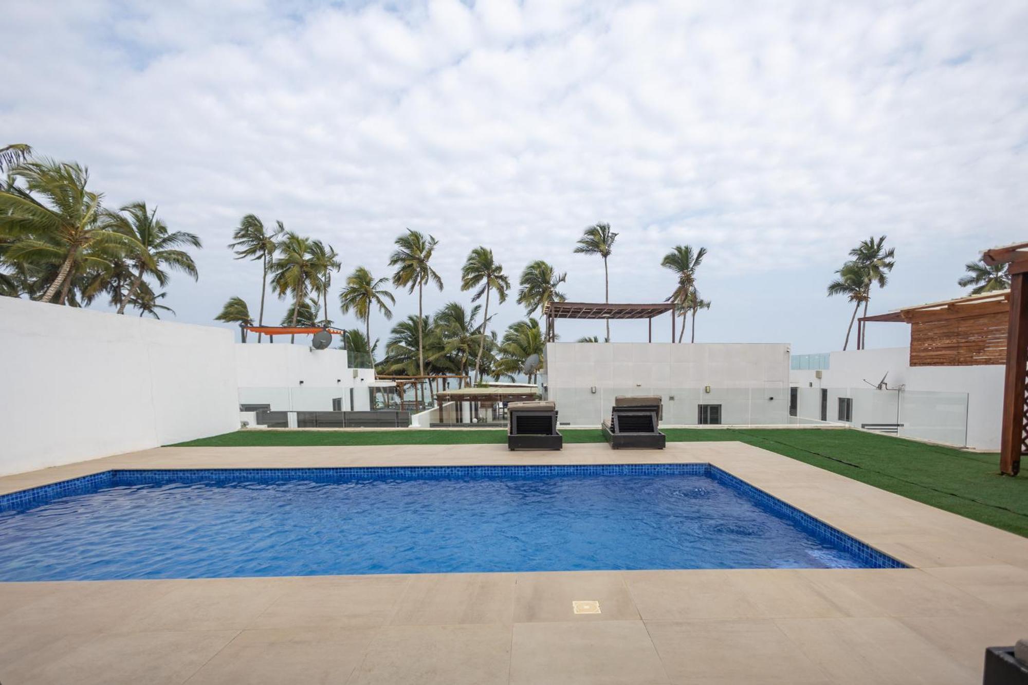 Tills Beach Resort Gomoa Fetteh Exterior photo