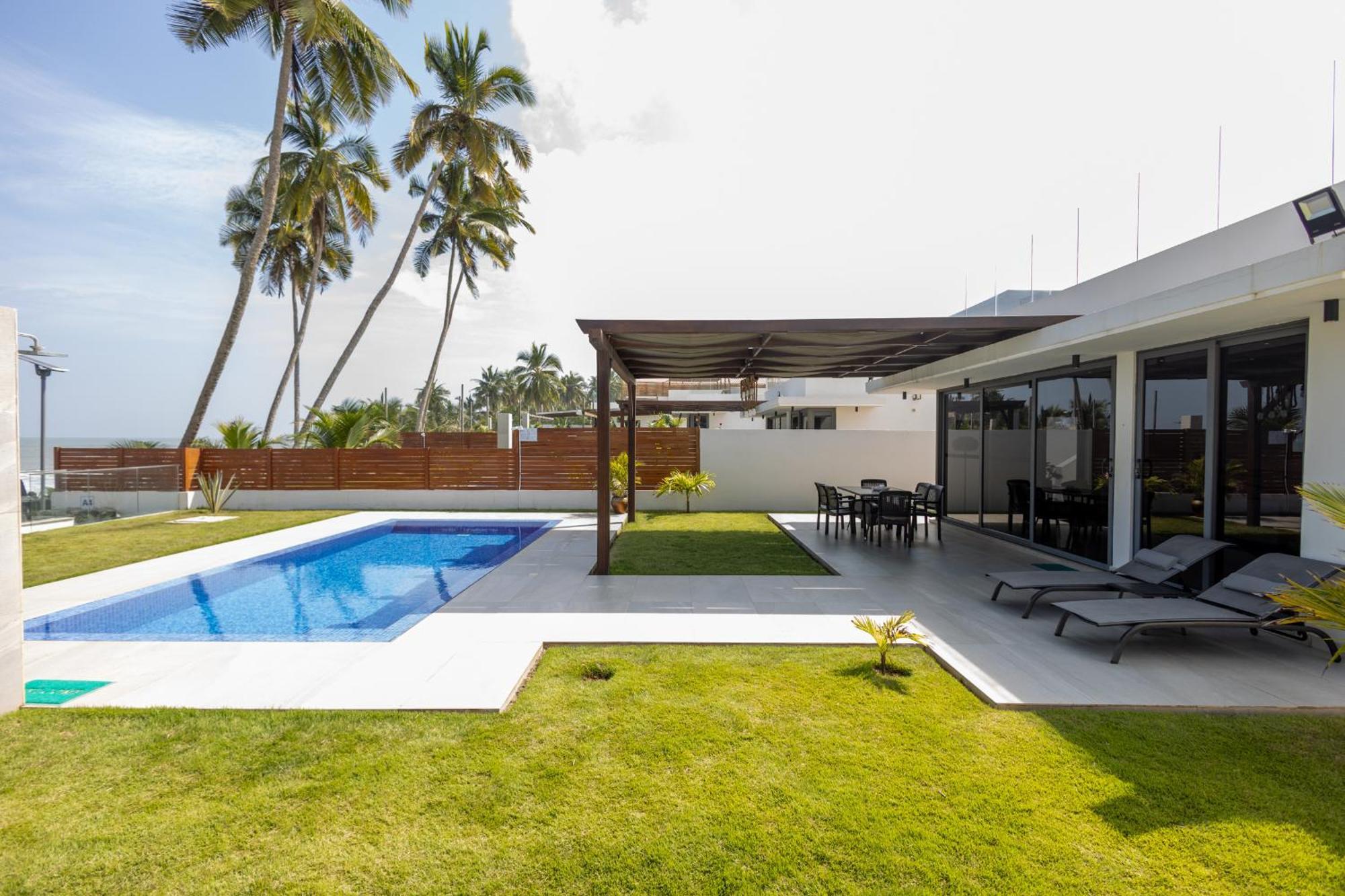 Tills Beach Resort Gomoa Fetteh Exterior photo